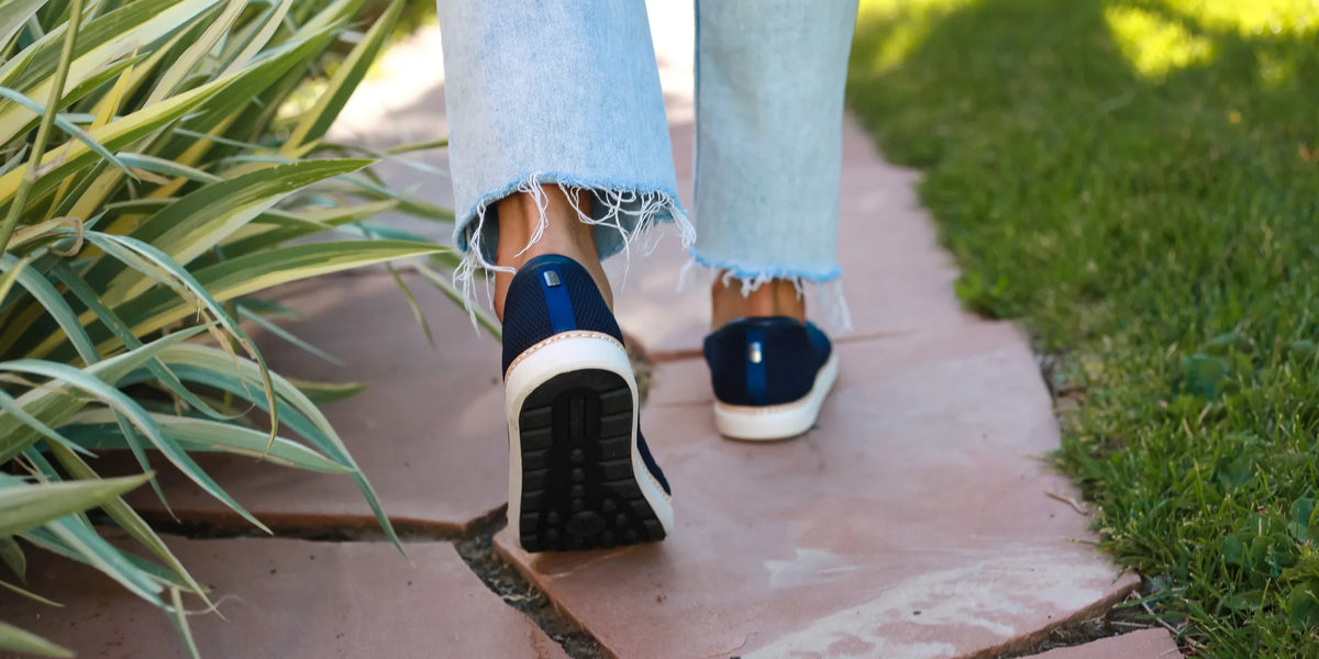 Women's footwear for comparing barefoot and grounding styles